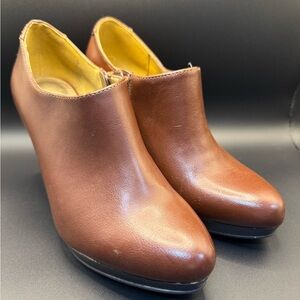 Worthington Brown Ankle Boots with Block Heel and Side Zipper